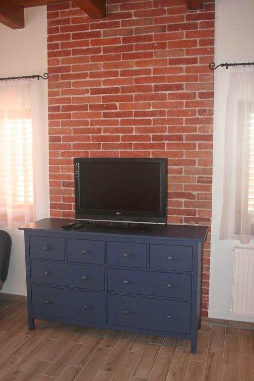 Malomko Apartman Zsira Экстерьер фото