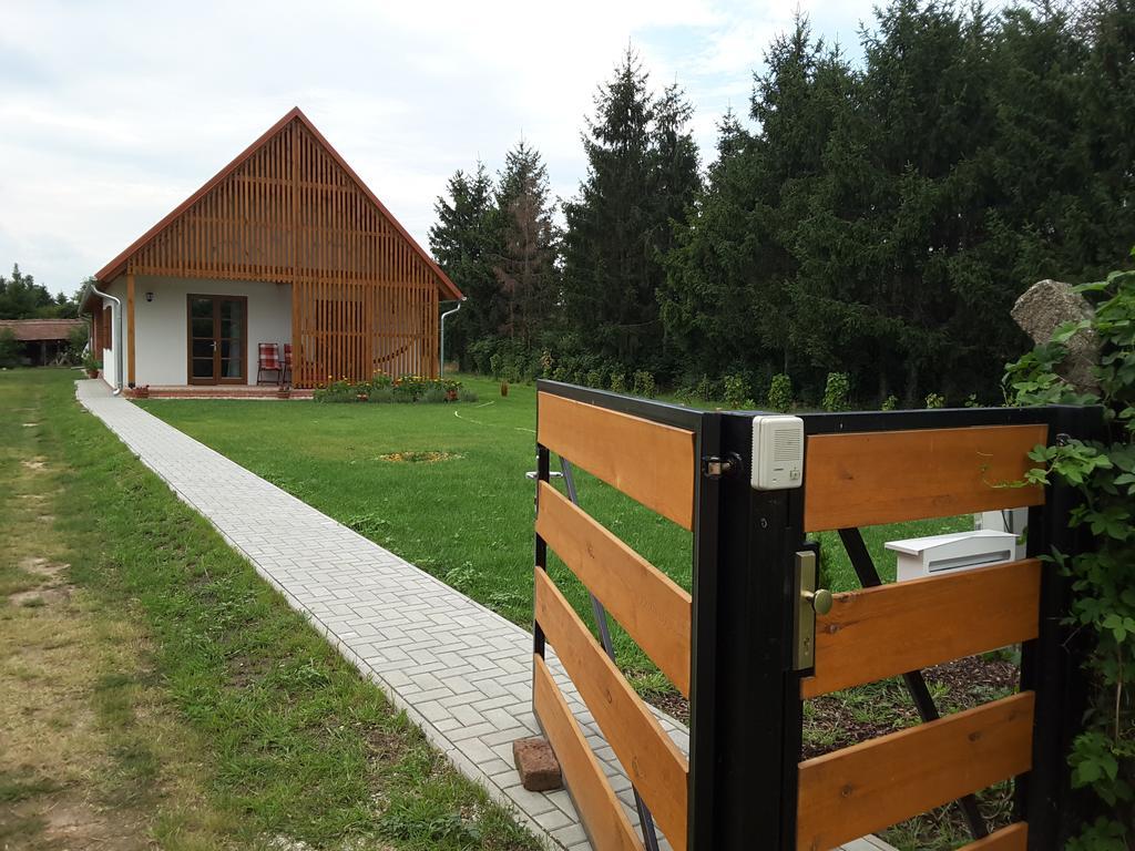Malomko Apartman Zsira Экстерьер фото